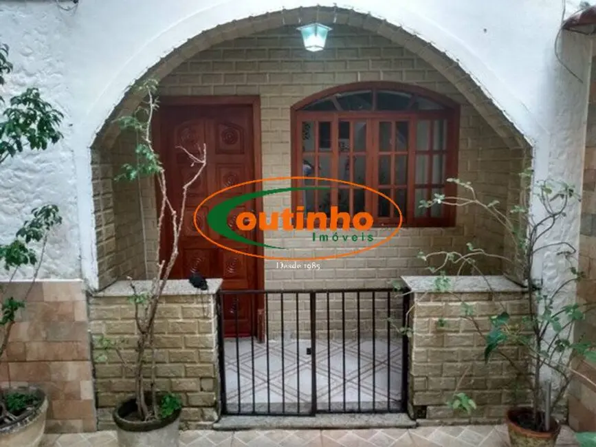 Foto 2 de Apartamento com 2 quartos à venda, 85m2 em Grajaú, Rio De Janeiro - RJ