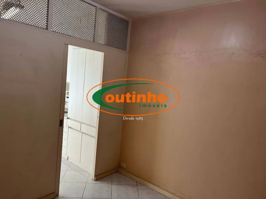Sala Comercial à venda, 25m2 em Tijuca, Rio De Janeiro - RJ - imagem 6 Foto 6 de Sala Comercial à venda, 25m2 em Tijuca, Rio De Janeiro - RJ