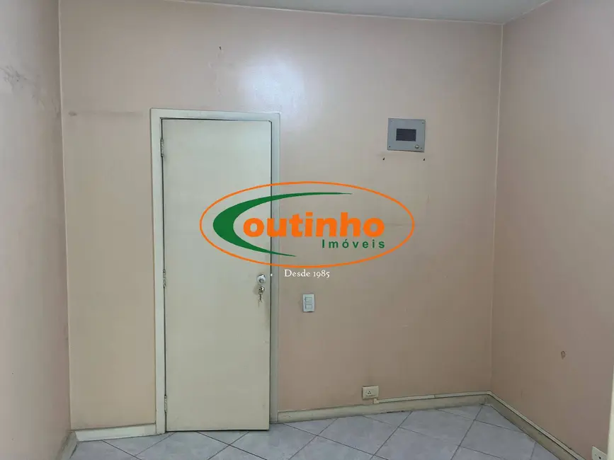 Sala Comercial à venda, 25m2 em Tijuca, Rio De Janeiro - RJ - imagem 4 Foto 4 de Sala Comercial à venda, 25m2 em Tijuca, Rio De Janeiro - RJ