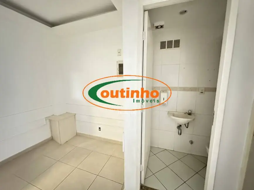 Sala Comercial à venda, 27m2 em Tijuca, Rio De Janeiro - RJ - imagem 4 Foto 4 de Sala Comercial à venda, 27m2 em Tijuca, Rio De Janeiro - RJ