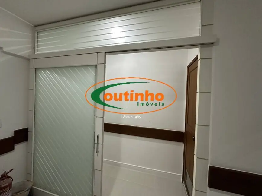Sala Comercial à venda, 52m2 em Tijuca, Rio De Janeiro - RJ - imagem 6 Foto 6 de Sala Comercial à venda, 52m2 em Tijuca, Rio De Janeiro - RJ