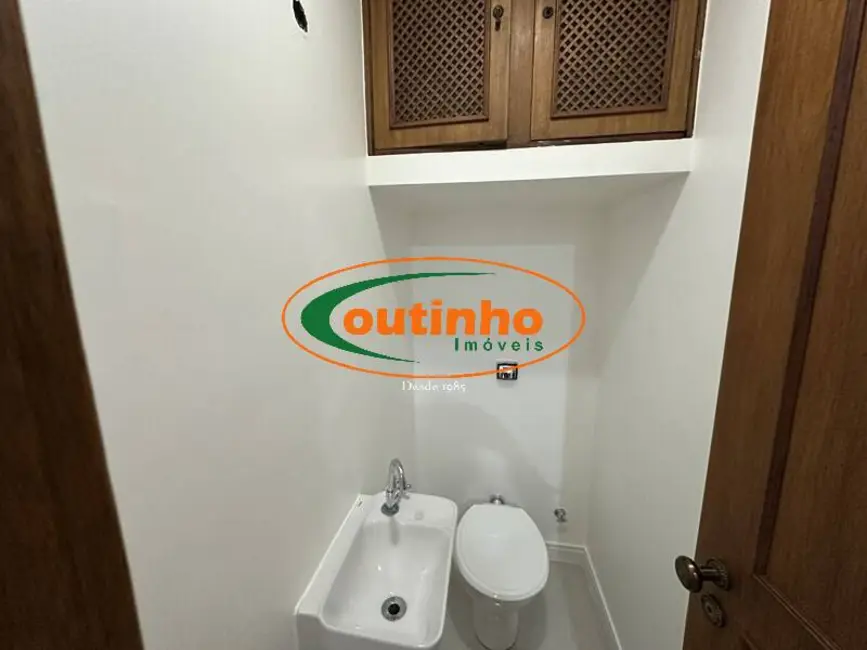 Sala Comercial à venda, 52m2 em Tijuca, Rio De Janeiro - RJ - imagem 4 Foto 4 de Sala Comercial à venda, 52m2 em Tijuca, Rio De Janeiro - RJ