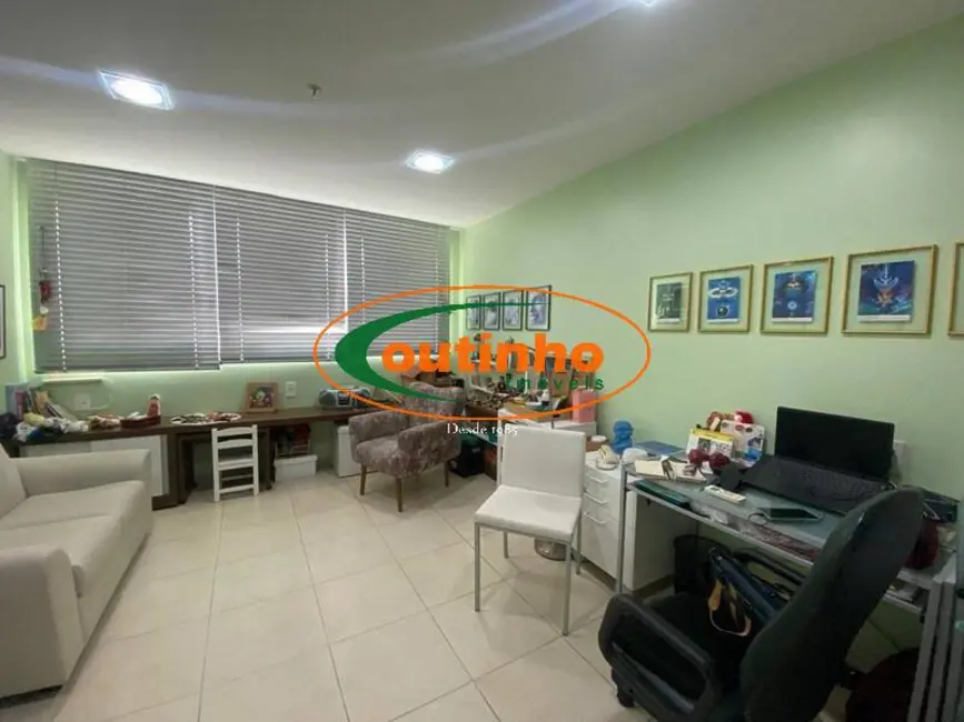 Sala Comercial à venda, 27m2 em Tijuca, Rio De Janeiro - RJ - imagem 2 Foto 2 de Sala Comercial à venda, 27m2 em Tijuca, Rio De Janeiro - RJ