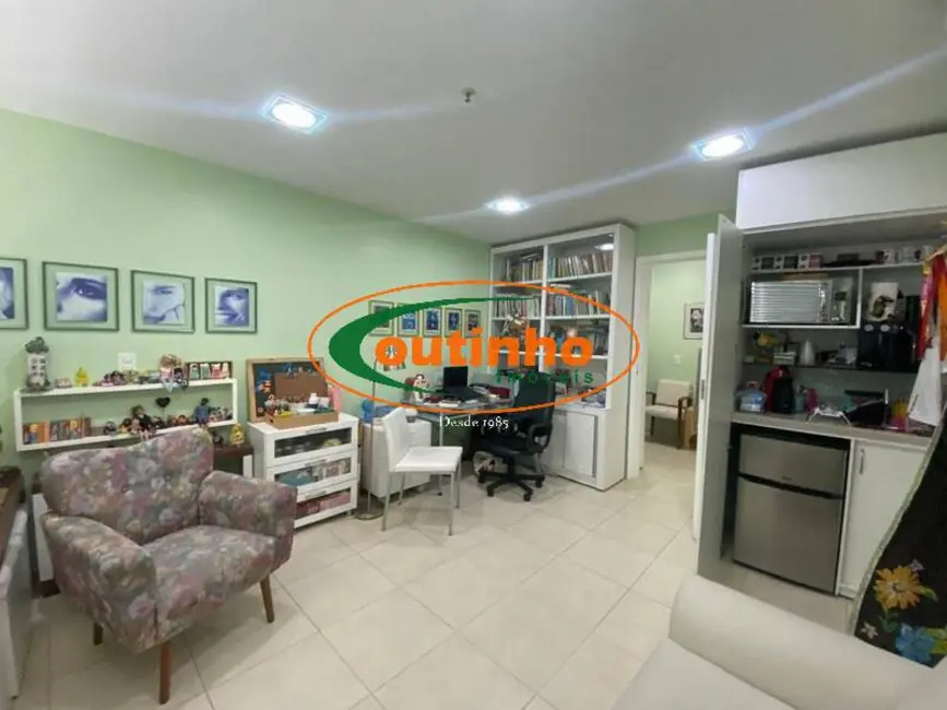 Sala Comercial à venda, 27m2 em Tijuca, Rio De Janeiro - RJ - imagem 1 Foto 1 de Sala Comercial à venda, 27m2 em Tijuca, Rio De Janeiro - RJ