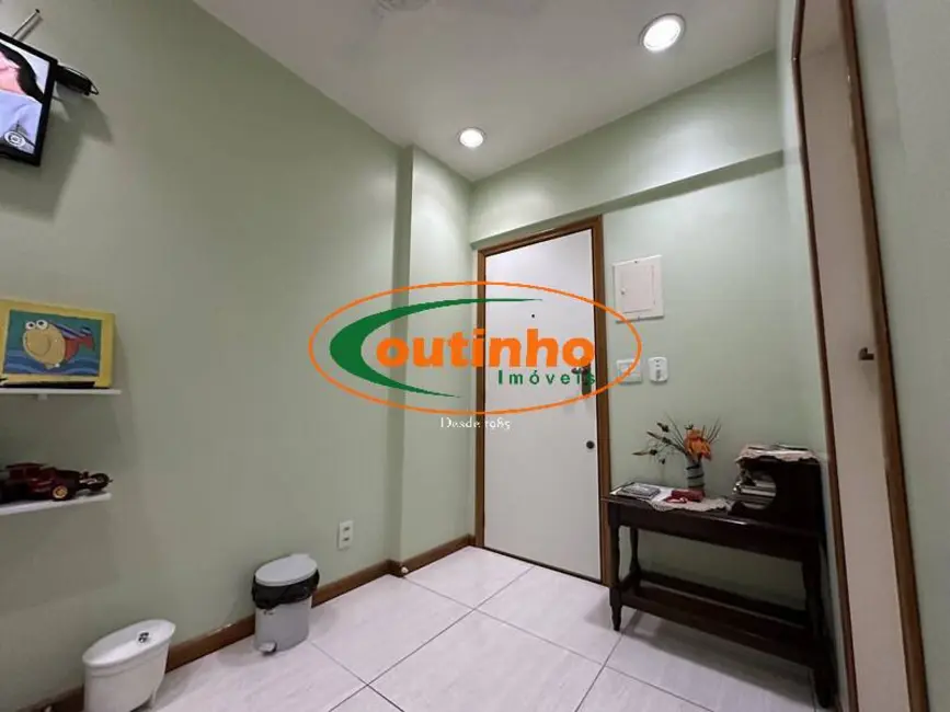 Sala Comercial à venda, 34m2 em Tijuca, Rio De Janeiro - RJ - imagem 4 Foto 4 de Sala Comercial à venda, 34m2 em Tijuca, Rio De Janeiro - RJ