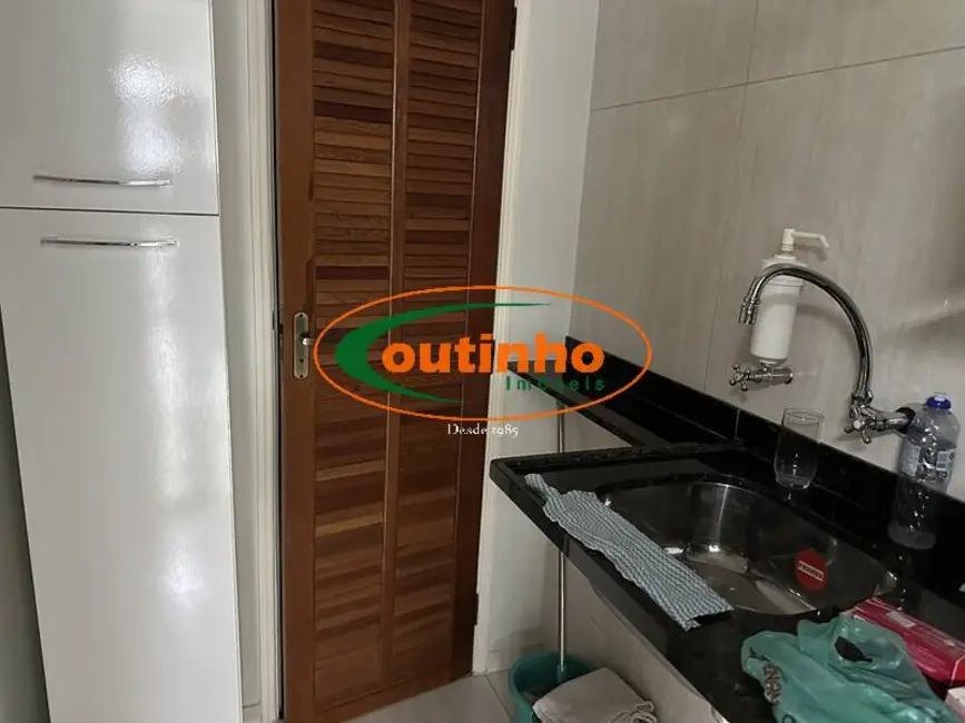 Sala Comercial à venda, 34m2 em Tijuca, Rio De Janeiro - RJ - imagem 7 Foto 7 de Sala Comercial à venda, 34m2 em Tijuca, Rio De Janeiro - RJ