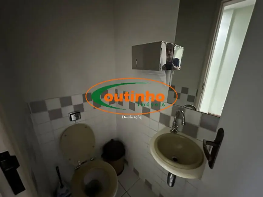 Sala Comercial à venda, 34m2 em Tijuca, Rio De Janeiro - RJ - imagem 5 Foto 5 de Sala Comercial à venda, 34m2 em Tijuca, Rio De Janeiro - RJ