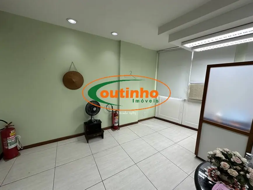 Sala Comercial à venda, 34m2 em Tijuca, Rio De Janeiro - RJ - imagem 8 Foto 8 de Sala Comercial à venda, 34m2 em Tijuca, Rio De Janeiro - RJ