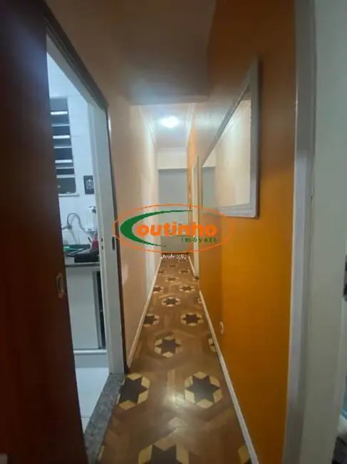Apartamento com 3 quartos à venda, 80m2 em Tijuca, Rio De Janeiro - RJ - imagem 4 Foto 4 de Apartamento com 3 quartos à venda, 80m2 em Tijuca, Rio De Janeiro - RJ