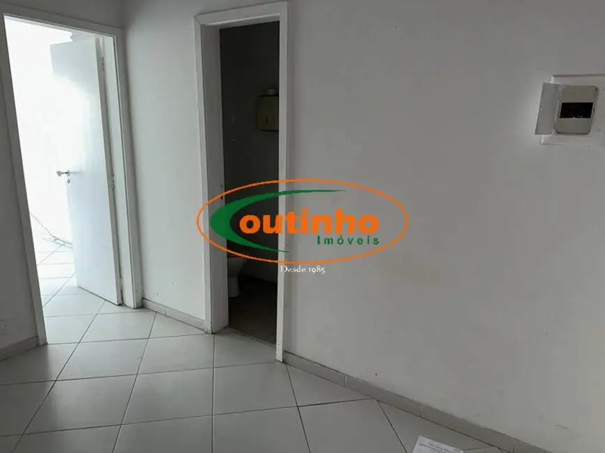 Sala Comercial à venda, 31m2 em Tijuca, Rio De Janeiro - RJ - imagem 4 Foto 4 de Sala Comercial à venda, 31m2 em Tijuca, Rio De Janeiro - RJ