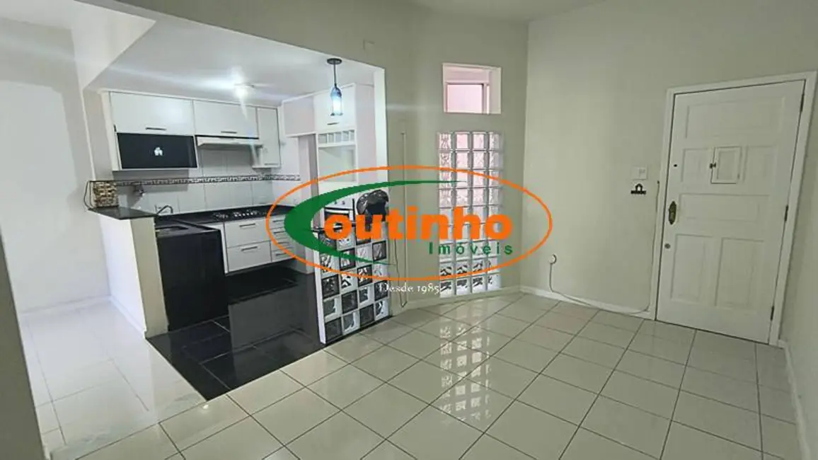 Foto 2 de Apartamento com 2 quartos à venda, 60m2 em Grajaú, Rio De Janeiro - RJ