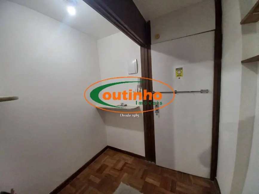 Sala Comercial à venda, 30m2 em Tijuca, Rio De Janeiro - RJ - imagem 7 Foto 7 de Sala Comercial à venda, 30m2 em Tijuca, Rio De Janeiro - RJ