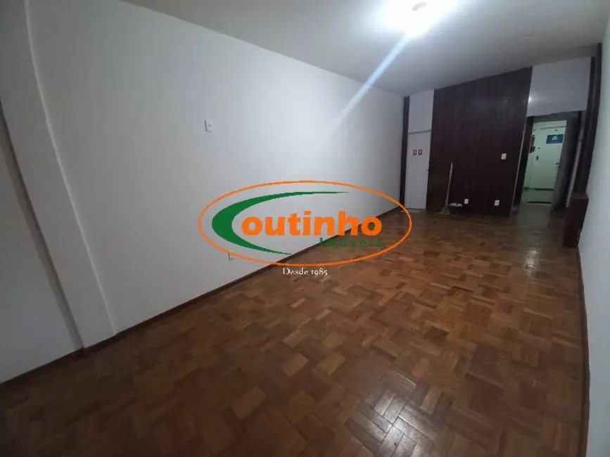 Sala Comercial à venda, 30m2 em Tijuca, Rio De Janeiro - RJ - imagem 6 Foto 6 de Sala Comercial à venda, 30m2 em Tijuca, Rio De Janeiro - RJ