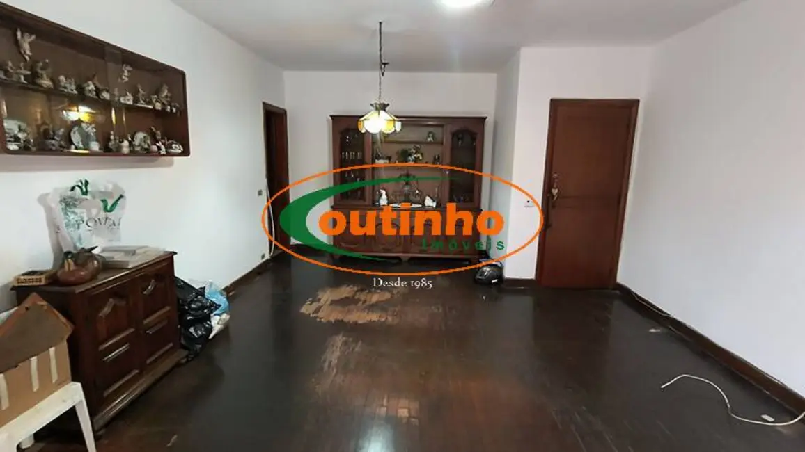 Apartamento com 3 quartos à venda, 127m2 em Tijuca, Rio De Janeiro - RJ - imagem 3 Foto 3 de Apartamento com 3 quartos à venda, 127m2 em Tijuca, Rio De Janeiro - RJ