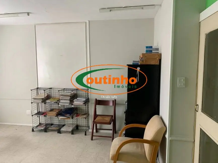 Sala Comercial à venda, 40m2 em Tijuca, Rio De Janeiro - RJ - imagem 9 Foto 9 de Sala Comercial à venda, 40m2 em Tijuca, Rio De Janeiro - RJ