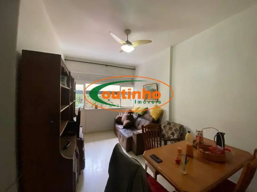 Apartamento com 2 quartos à venda, 70m2 em Tijuca, Rio De Janeiro - RJ - imagem 3 Foto 3 de Apartamento com 2 quartos à venda, 70m2 em Tijuca, Rio De Janeiro - RJ