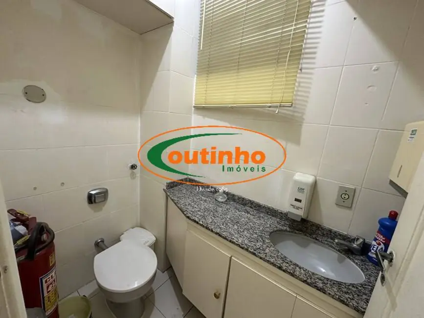 Sala Comercial à venda, 24m2 em Tijuca, Rio De Janeiro - RJ - imagem 5 Foto 5 de Sala Comercial à venda, 24m2 em Tijuca, Rio De Janeiro - RJ