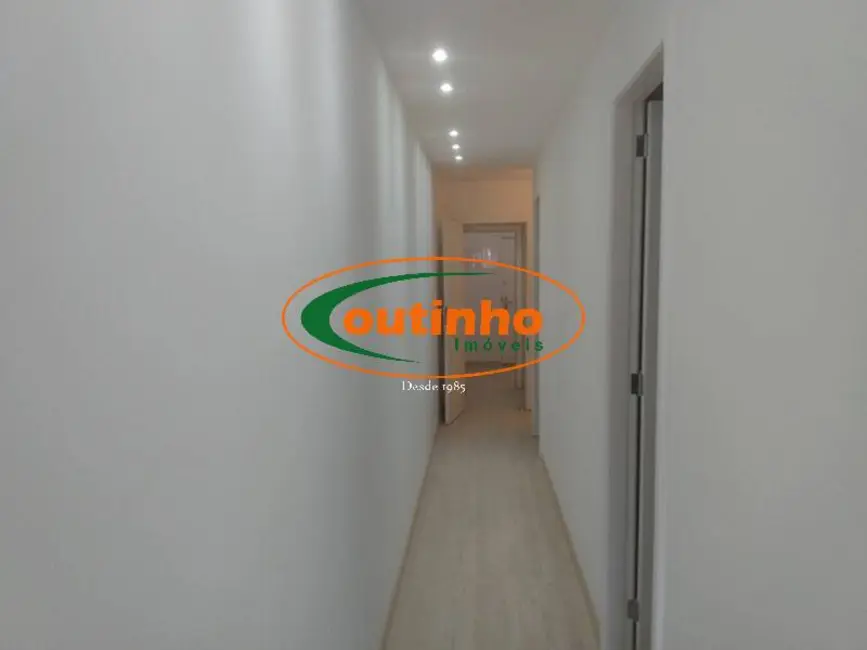 Sala Comercial à venda, 40m2 em Tijuca, Rio De Janeiro - RJ - imagem 4 Foto 4 de Sala Comercial à venda, 40m2 em Tijuca, Rio De Janeiro - RJ
