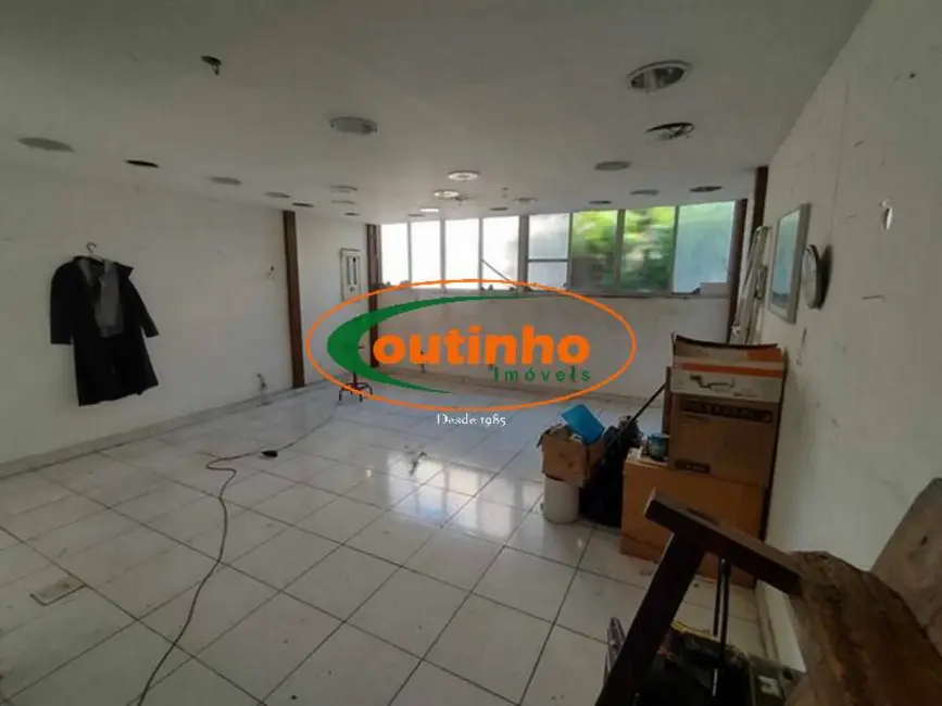 Casa com 3 quartos à venda, 200m2 em Vila Isabel, Rio De Janeiro - RJ - imagem 2 Foto 2 de Casa com 3 quartos à venda, 200m2 em Vila Isabel, Rio De Janeiro - RJ