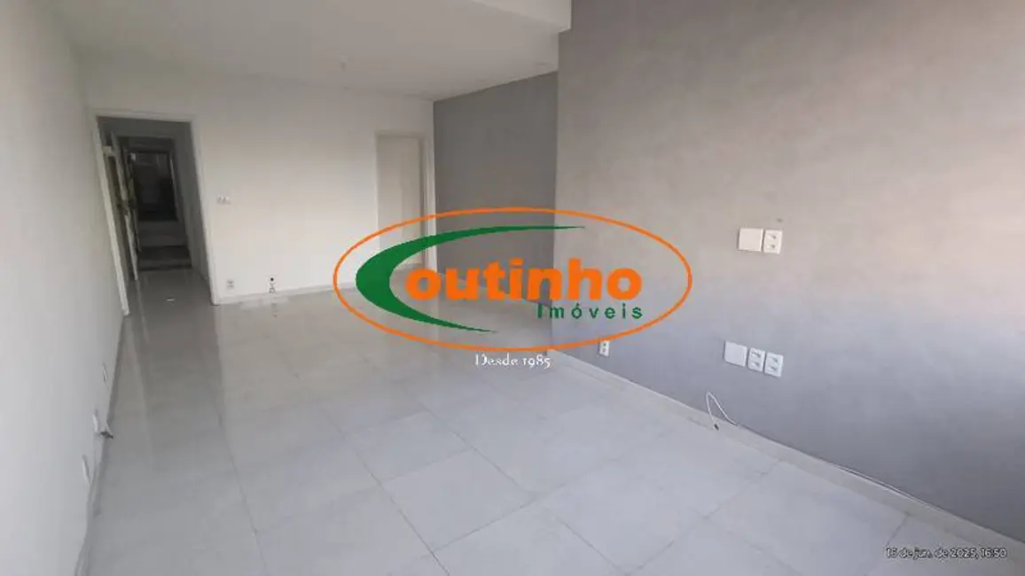 Foto 2 de Apartamento com 3 quartos à venda, 98m2 em Tijuca, Rio De Janeiro - RJ