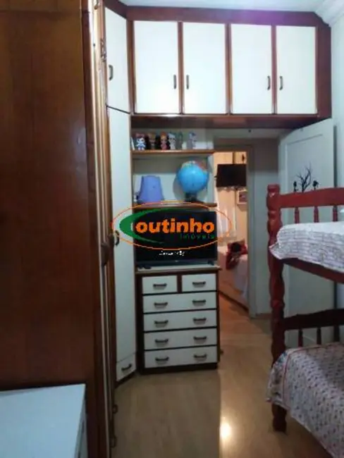 Apartamento com 2 quartos à venda, 68m2 em Tijuca, Rio De Janeiro - RJ - imagem 4 Foto 4 de Apartamento com 2 quartos à venda, 68m2 em Tijuca, Rio De Janeiro - RJ