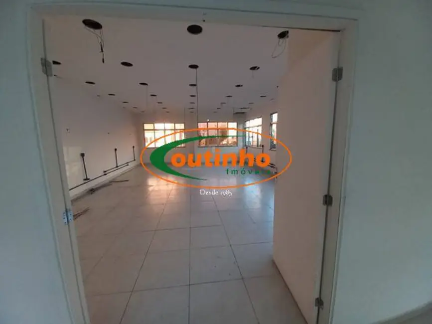 Sala Comercial à venda, 400m2 em Tijuca, Rio De Janeiro - RJ - imagem 2 Foto 2 de Sala Comercial à venda, 400m2 em Tijuca, Rio De Janeiro - RJ