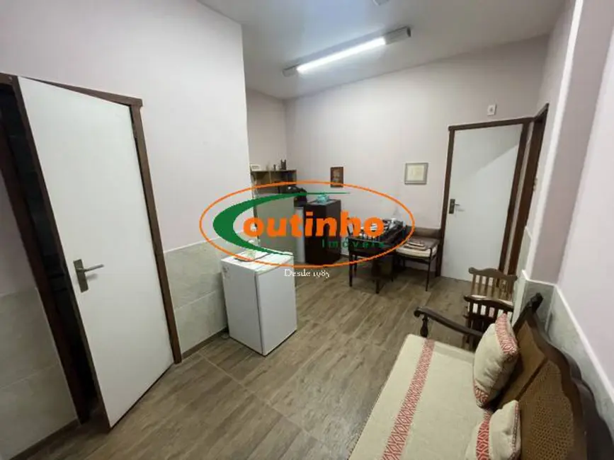 Sala Comercial à venda, 40m2 em Tijuca, Rio De Janeiro - RJ - imagem 5 Foto 5 de Sala Comercial à venda, 40m2 em Tijuca, Rio De Janeiro - RJ