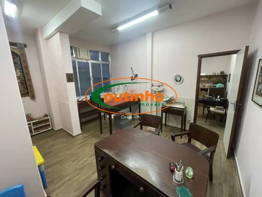 Sala Comercial à venda, 40m2 em Tijuca, Rio De Janeiro - RJ - imagem 3 Foto 3 de Sala Comercial à venda, 40m2 em Tijuca, Rio De Janeiro - RJ