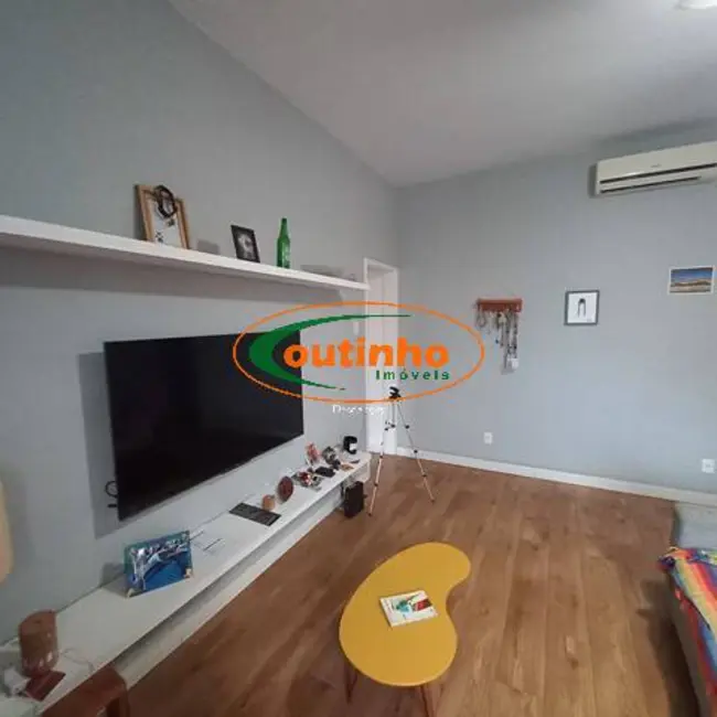 Apartamento com 2 quartos à venda, 62m2 em Vila Isabel, Rio De Janeiro - RJ - imagem 2 Foto 2 de Apartamento com 2 quartos à venda, 62m2 em Vila Isabel, Rio De Janeiro - RJ