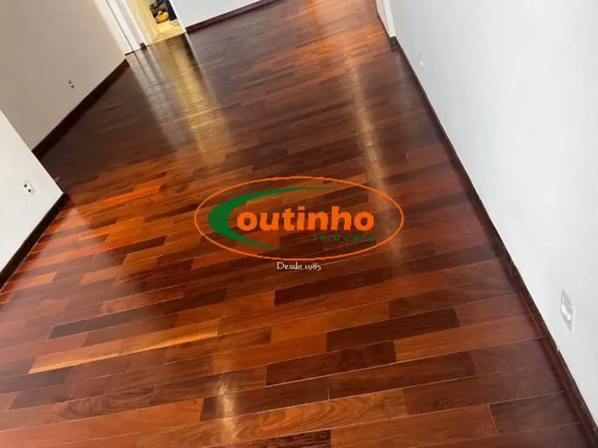 Apartamento com 3 quartos à venda, 110m2 em Tijuca, Rio De Janeiro - RJ - imagem 8 Foto 8 de Apartamento com 3 quartos à venda, 110m2 em Tijuca, Rio De Janeiro - RJ