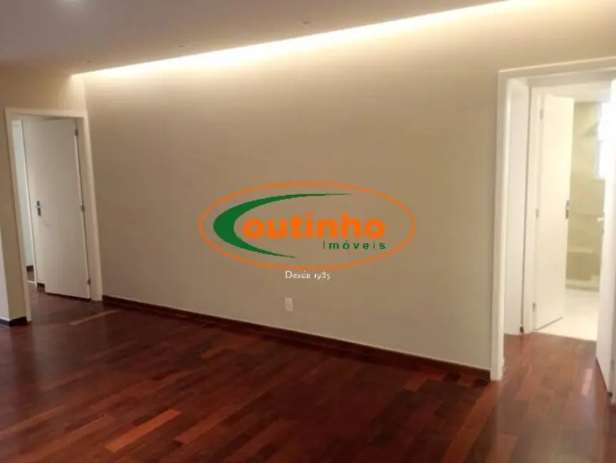 Apartamento com 3 quartos à venda, 110m2 em Tijuca, Rio De Janeiro - RJ - imagem 5 Foto 5 de Apartamento com 3 quartos à venda, 110m2 em Tijuca, Rio De Janeiro - RJ