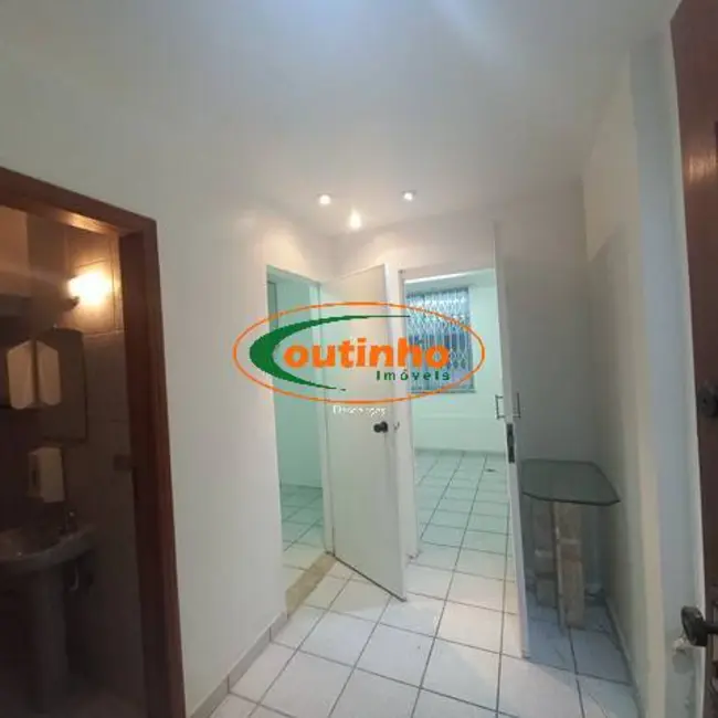 Sala Comercial à venda, 28m2 em Tijuca, Rio De Janeiro - RJ - imagem 3 Foto 3 de Sala Comercial à venda, 28m2 em Tijuca, Rio De Janeiro - RJ