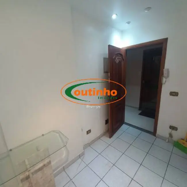 Sala Comercial à venda, 28m2 em Tijuca, Rio De Janeiro - RJ - imagem 1 Foto 1 de Sala Comercial à venda, 28m2 em Tijuca, Rio De Janeiro - RJ