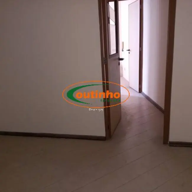 Sala Comercial à venda, 28m2 em Tijuca, Rio De Janeiro - RJ - imagem 2 Foto 2 de Sala Comercial à venda, 28m2 em Tijuca, Rio De Janeiro - RJ