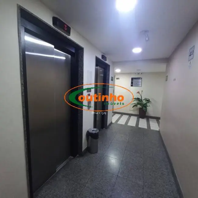 Foto 3 de Sala Comercial à venda, 33m2 em Vila Isabel, Rio De Janeiro - RJ