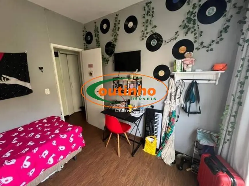 Apartamento com 3 quartos à venda, 94m2 em Tijuca, Rio De Janeiro - RJ - imagem 6 Foto 6 de Apartamento com 3 quartos à venda, 94m2 em Tijuca, Rio De Janeiro - RJ