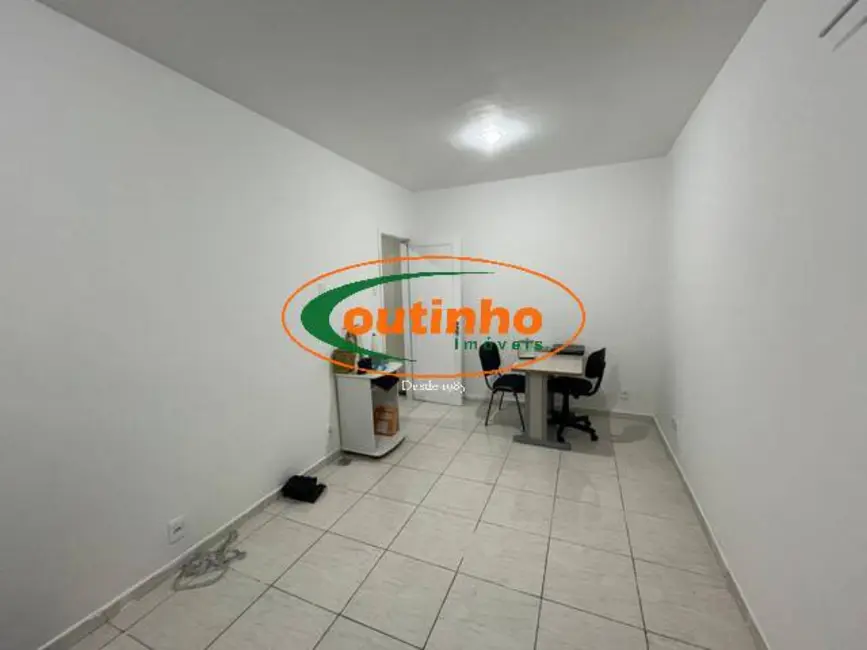 Sala Comercial à venda, 67m2 em Tijuca, Rio De Janeiro - RJ - imagem 2 Foto 2 de Sala Comercial à venda, 67m2 em Tijuca, Rio De Janeiro - RJ