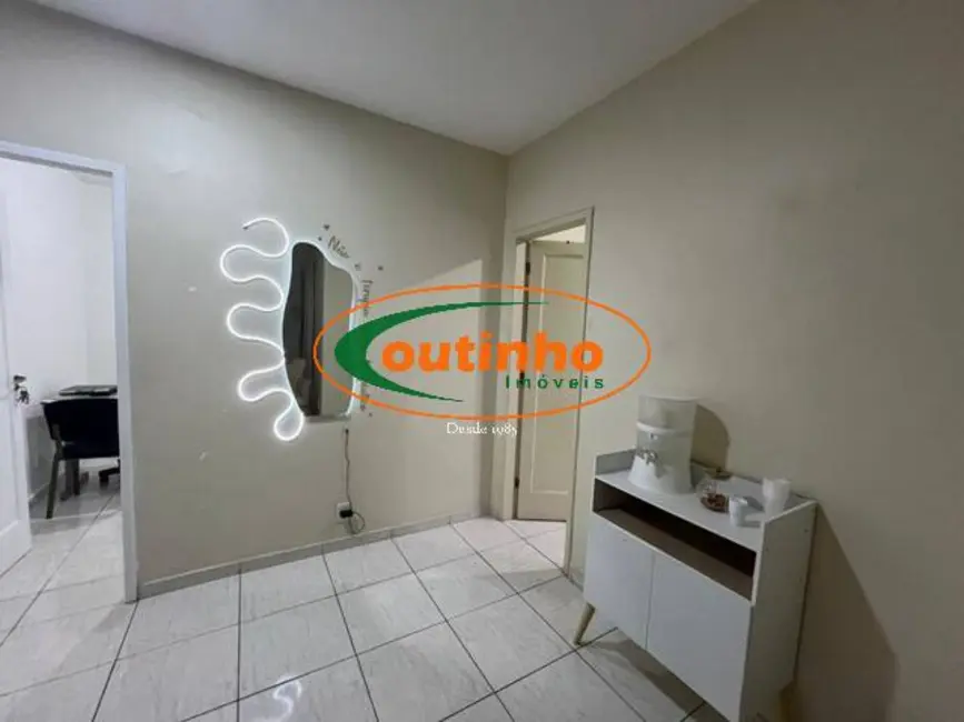Sala Comercial à venda, 67m2 em Tijuca, Rio De Janeiro - RJ - imagem 1 Foto 1 de Sala Comercial à venda, 67m2 em Tijuca, Rio De Janeiro - RJ