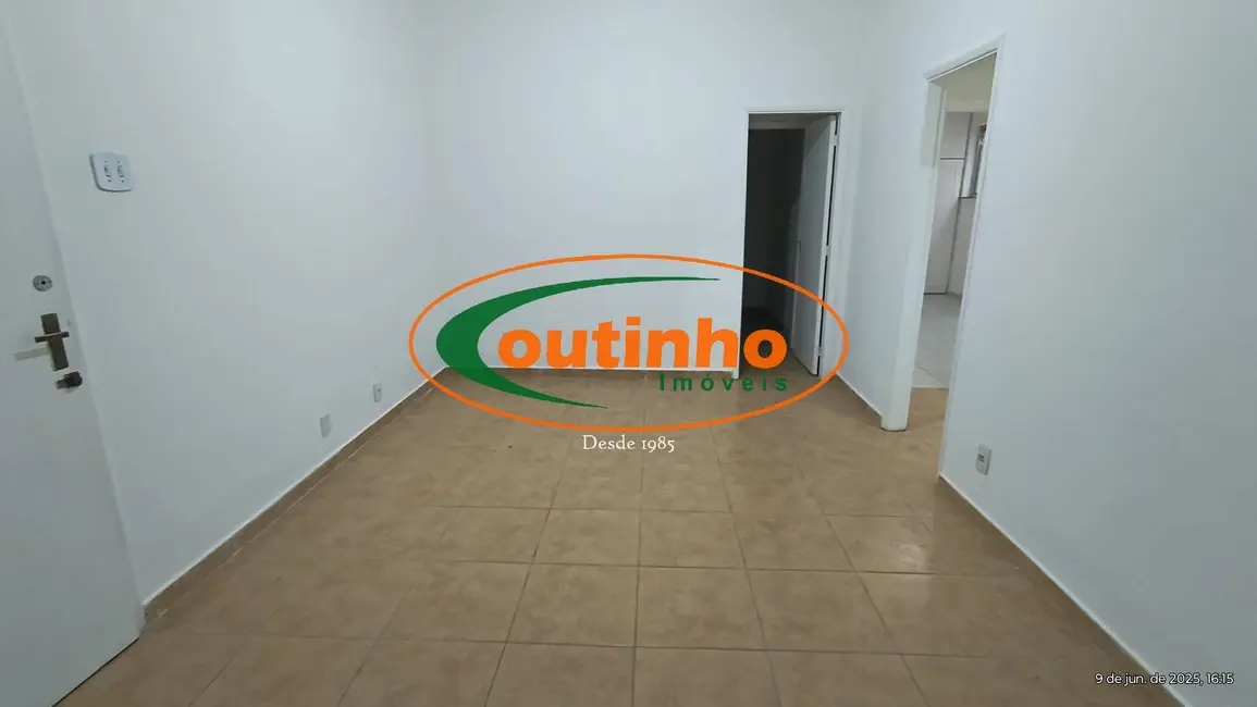 Foto 2 de Apartamento com 2 quartos à venda, 80m2 em Grajaú, Rio De Janeiro - RJ