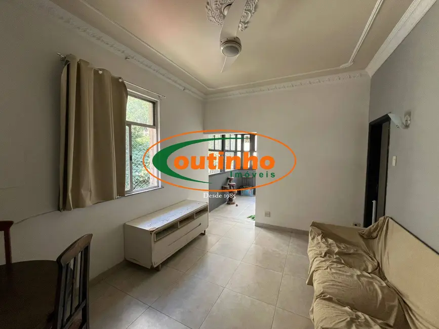 Apartamento com 2 quartos à venda, 74m2 em Tijuca, Rio De Janeiro - RJ - imagem 3 Foto 3 de Apartamento com 2 quartos à venda, 74m2 em Tijuca, Rio De Janeiro - RJ