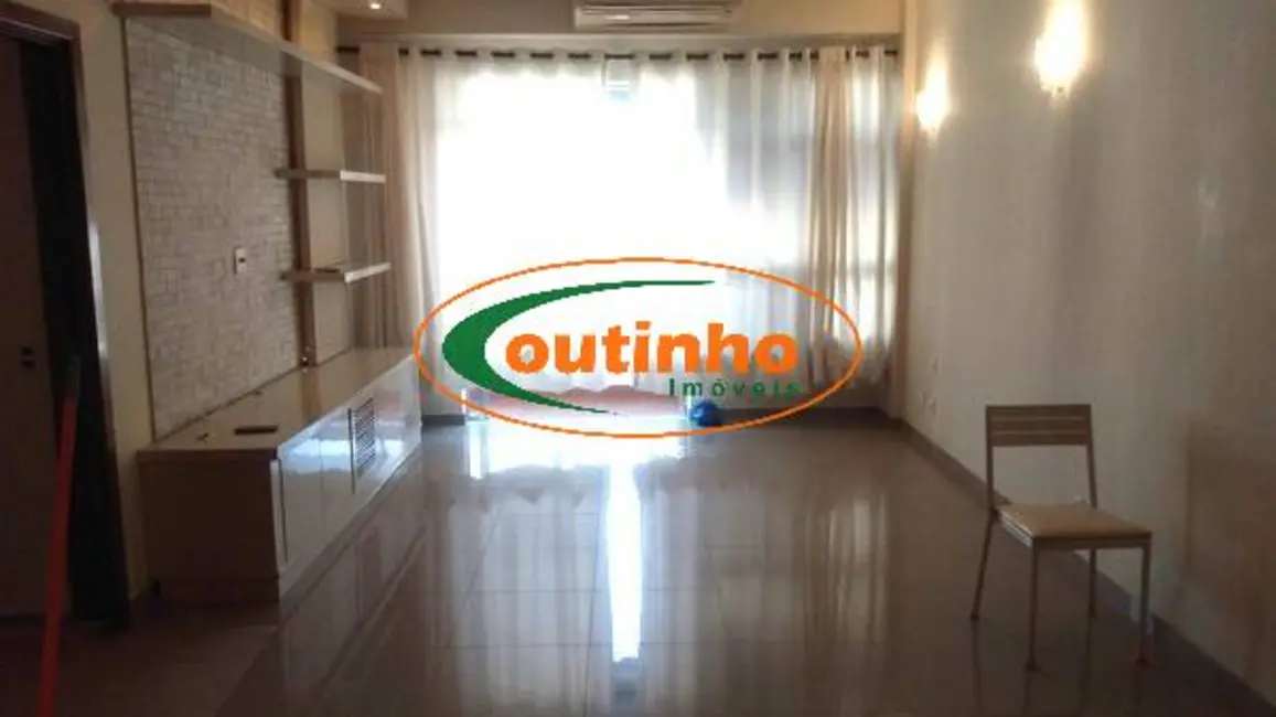 Apartamento com 3 quartos à venda, 120m2 em Tijuca, Rio De Janeiro - RJ - imagem 7 Foto 7 de Apartamento com 3 quartos à venda, 120m2 em Tijuca, Rio De Janeiro - RJ