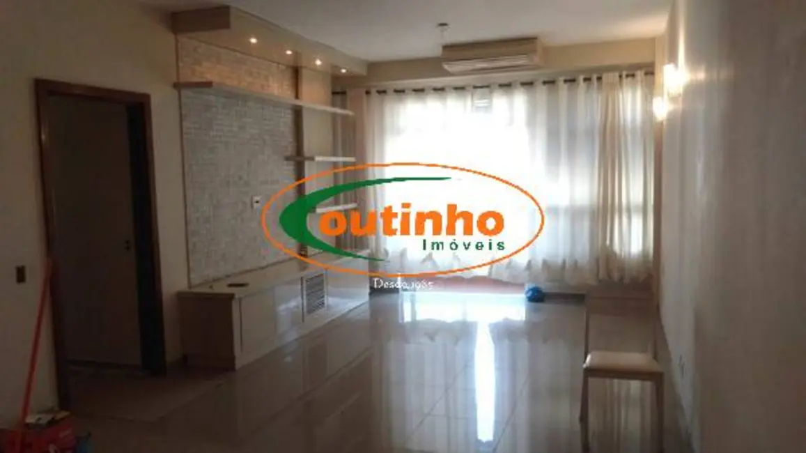 Apartamento com 3 quartos à venda, 120m2 em Tijuca, Rio De Janeiro - RJ - imagem 3 Foto 3 de Apartamento com 3 quartos à venda, 120m2 em Tijuca, Rio De Janeiro - RJ