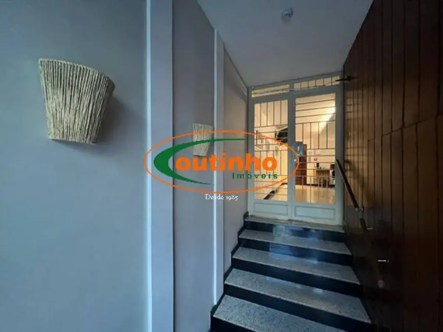 Apartamento com 2 quartos à venda, 60m2 em Tijuca, Rio De Janeiro - RJ - imagem 4 Foto 4 de Apartamento com 2 quartos à venda, 60m2 em Tijuca, Rio De Janeiro - RJ