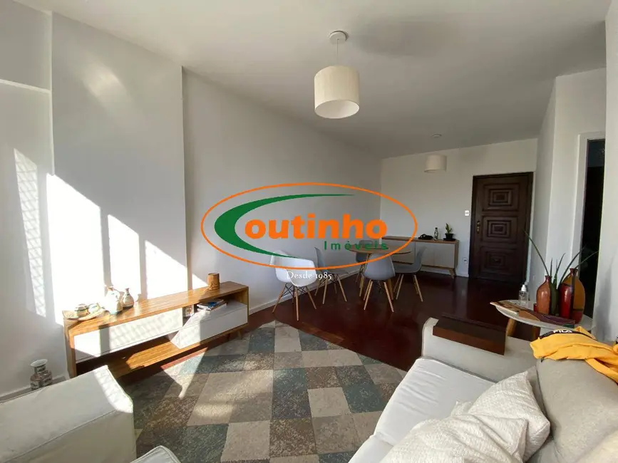 Apartamento com 3 quartos à venda, 83m2 em Tijuca, Rio De Janeiro - RJ - imagem 3 Foto 3 de Apartamento com 3 quartos à venda, 83m2 em Tijuca, Rio De Janeiro - RJ