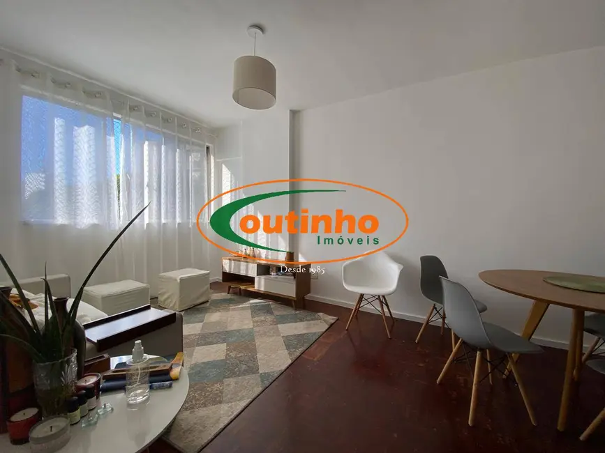Apartamento com 3 quartos à venda, 83m2 em Tijuca, Rio De Janeiro - RJ - imagem 5 Foto 5 de Apartamento com 3 quartos à venda, 83m2 em Tijuca, Rio De Janeiro - RJ