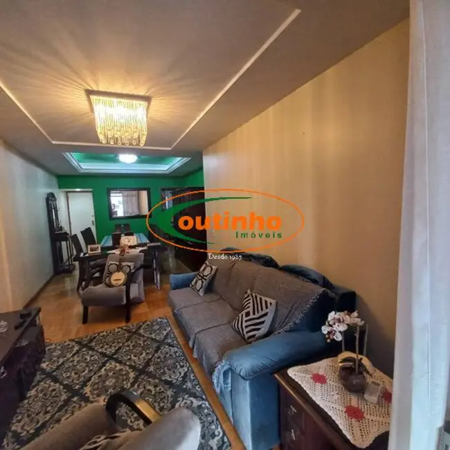Apartamento com 3 quartos à venda, 112m2 em Tijuca, Rio De Janeiro - RJ - imagem 4 Foto 4 de Apartamento com 3 quartos à venda, 112m2 em Tijuca, Rio De Janeiro - RJ