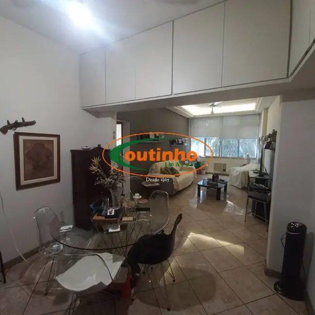 Apartamento com 3 quartos à venda, 80m2 em Tijuca, Rio De Janeiro - RJ - imagem 4 Foto 4 de Apartamento com 3 quartos à venda, 80m2 em Tijuca, Rio De Janeiro - RJ