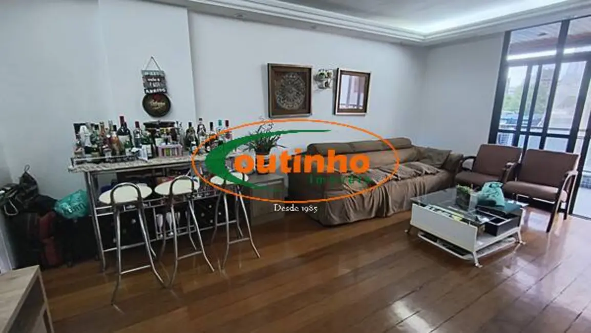 Apartamento com 3 quartos à venda, 124m2 em Tijuca, Rio De Janeiro - RJ - imagem 6 Foto 6 de Apartamento com 3 quartos à venda, 124m2 em Tijuca, Rio De Janeiro - RJ