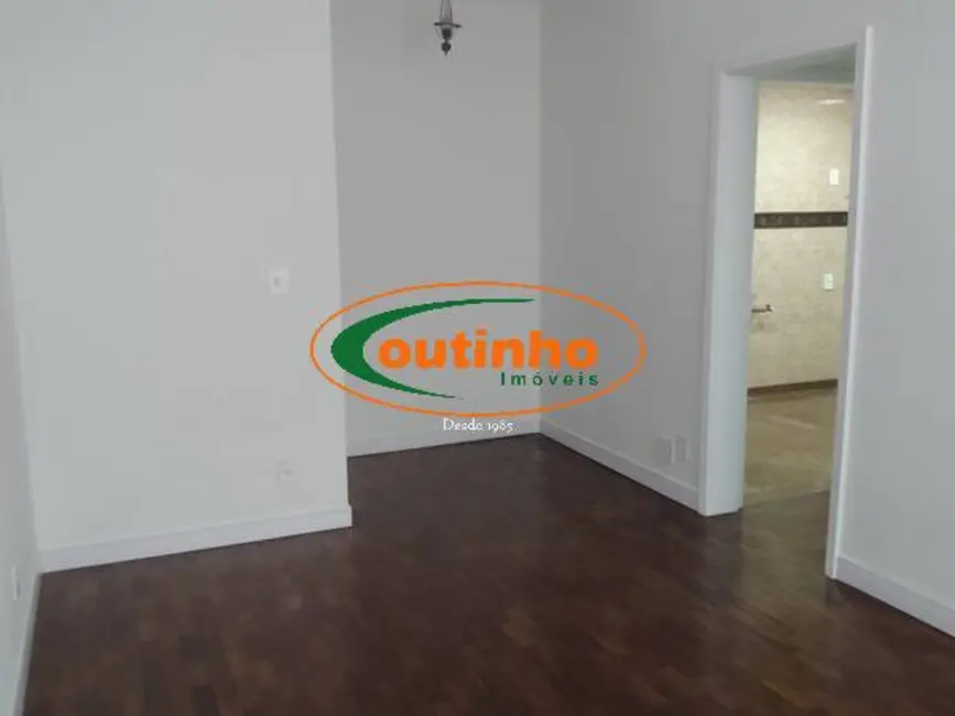 Apartamento com 2 quartos à venda, 70m2 em Tijuca, Rio De Janeiro - RJ - imagem 3 Foto 3 de Apartamento com 2 quartos à venda, 70m2 em Tijuca, Rio De Janeiro - RJ