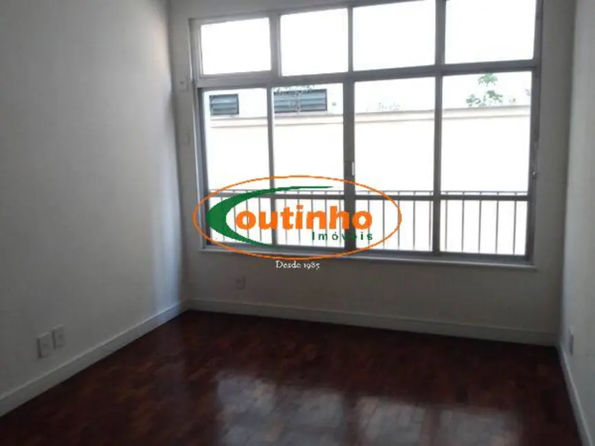 Apartamento com 2 quartos à venda, 70m2 em Tijuca, Rio De Janeiro - RJ - imagem 2 Foto 2 de Apartamento com 2 quartos à venda, 70m2 em Tijuca, Rio De Janeiro - RJ